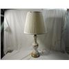 Image 5 : ANTIQUE STYLE GLASS WHITE TABLE LAMP