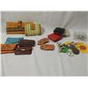 Image 2 : LOT BOX VINTAGE KEY HOLDERS KEY CHAINS