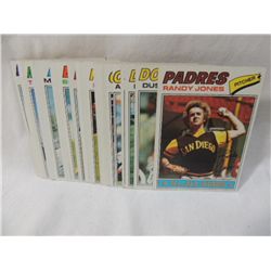 LOT 30 1977 TOPPS BASEBALL PLAYER CARDS.