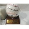 Image 2 : LOT 6 COMMEMORATIVE BASEBALLS
