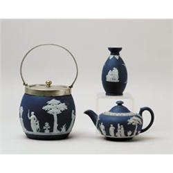 THREE WEDGEWOOD JASPERWARE ITEMS. 