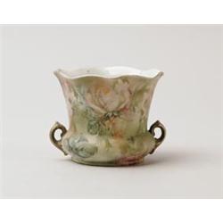 ROYAL BAYREUTH TAPESTRY FLOWERPOT.  
