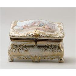 SEVRES TYPE DECORATED PORCELAIN BOX.  