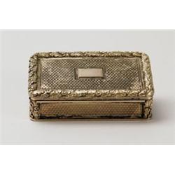 GOLD & SILVER GILT SNUFF BOX.  