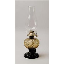 FOOTED FINGER LAMP.  
