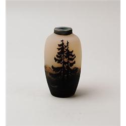 MULLER CAMEO VASE. 