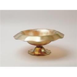 STEUBEN GOLD AURENE CENTERPIECE BOWL.  