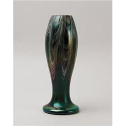 ART GLASS VASE.  