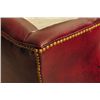 Image 10 : 2 Leather Chairs & Ottomans