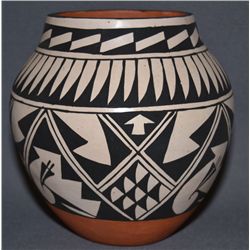 ACOMA POTTERY VASE