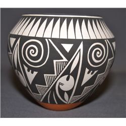 ACOMA POTTERY JAR