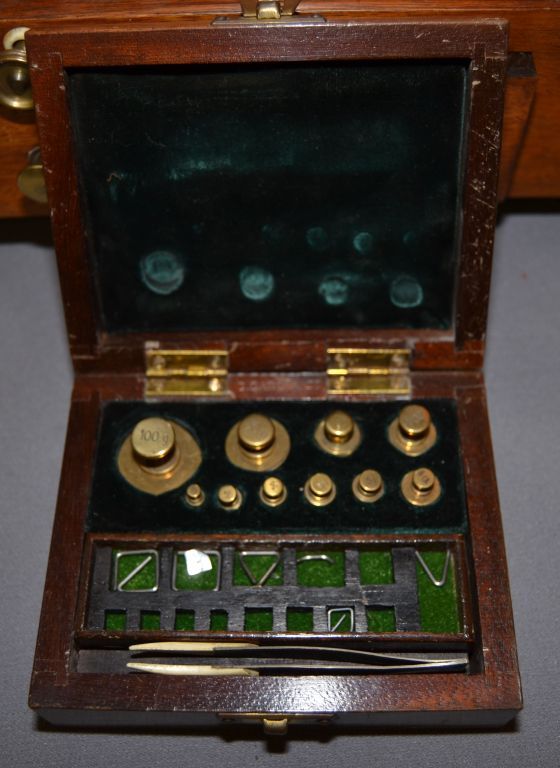 ASSAYER'S BALANCE SCALE