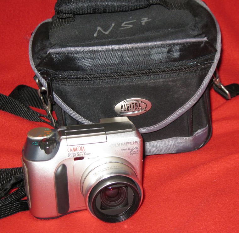 Olympus Cam Media Digital Camera, C720 Ultra Zoom