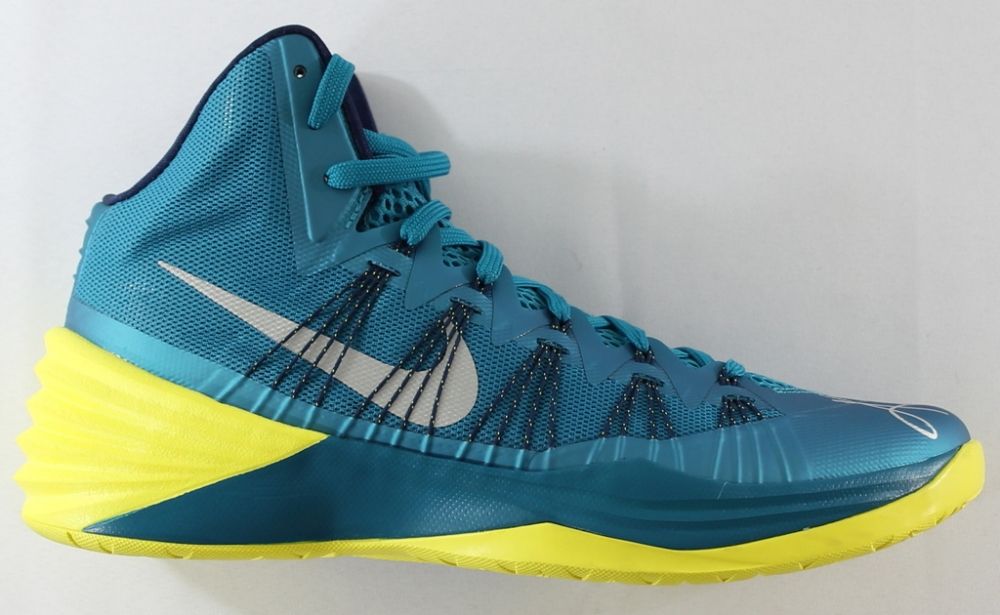 kyrie irving hyperdunk shoes