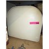 Image 1 : White leather boat seat