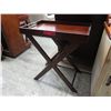 Image 1 : Serving tray on collapsible stand
