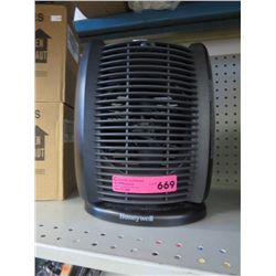 Honeywell table fan - 9" x 4" x 11"