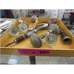 7 pcs of Vintage doorknobs and tools
