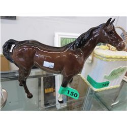 Glazed ceramic horse statue - Beswick