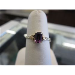 10KT yellow gold Amethyst ring, classic design