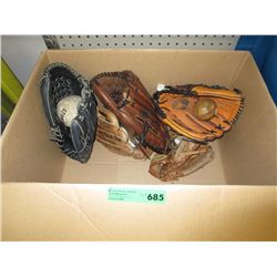 Baseball gloves & balls, approx. 5