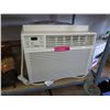 Image 1 : Danby window mount air conditioner