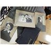 Image 2 : LOT OF VINTAGE PHOTOS