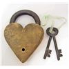 Image 2 : LARGE BRASS WINCHESTER HEART PADLOCK WITH KEYS