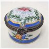 Image 1 : VINTAGE PORCELAIN PILL BOX