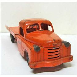 VINTAGE 1940S STRUCTO MACHINERY HAULER TRUCK W/ RAMP