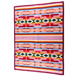 Beaver State Pendleton Wool Blanket This lot featu