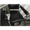 Image 2 : Belmont Antique Barber Chair