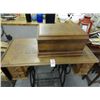 Image 4 : Wheeler & Wilson Sewing Table