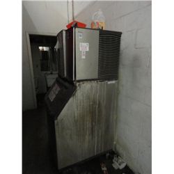 Manitowac 570 Lb Ice Machine - Working as shown in photo
