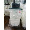 Image 1 : 12 - 2 Qt. Cambro Storage w/Lid - 12 Times the Money