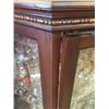 Image 3 : 2 Matching Curio Cabinets