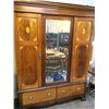 Image 1 : English Armoire