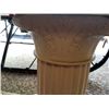 Image 2 : 3 Garden Pedestals