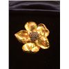 Image 1 : 18kt Gold Tiffany and Co. Flower Pin