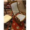 Image 9 : 7 Vintage Chairs