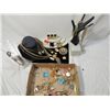 Image 1 : BOX LOT MIXED COSTUME GOLD TONE JEWELRY