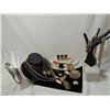 Image 2 : BOX LOT MIXED COSTUME GOLD TONE JEWELRY