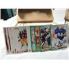 Image 2 : LOT 2 1991 SCORE & 1990 TOPPS FOOTBALL BUILT SET