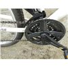 Image 3 : SCHWINN SKYLINER WOMEN'S 21 SPEED BICYCLE