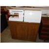 Image 1 : New Home My XL23L Sewing Machine w/ Cabinet
