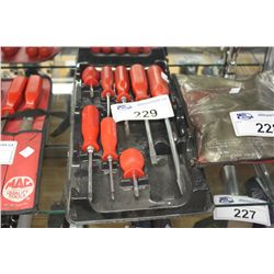 MAC TOOLS SCREW DRIVER SET