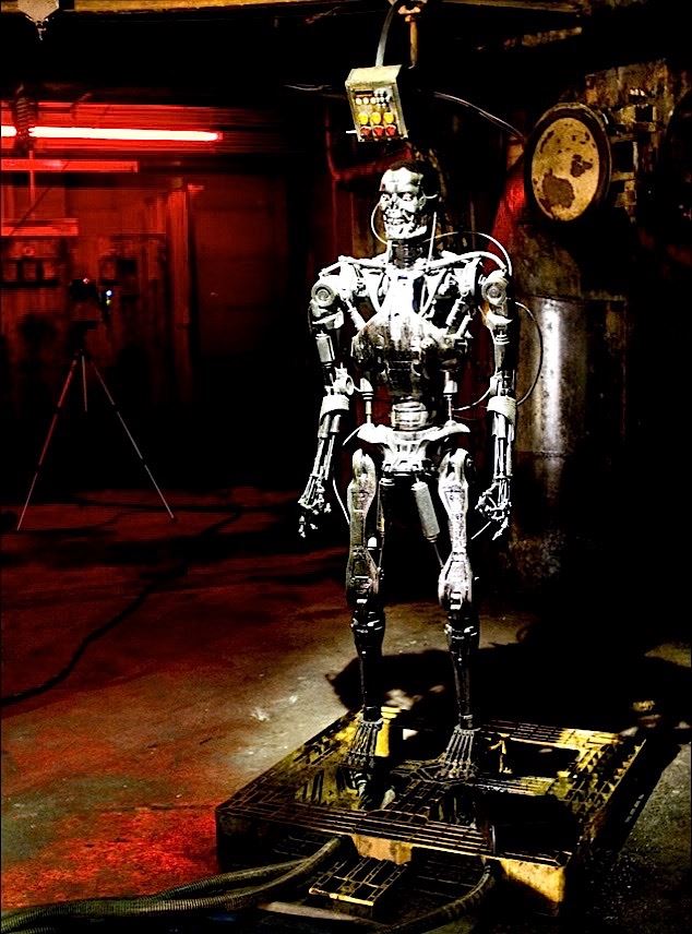 Terminator Salvation - T-800 Leg & Foot