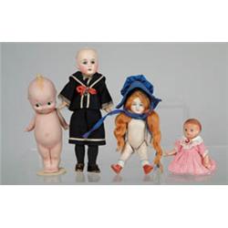 LOT OF 4 DOLLS.