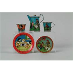 LOT OF 22 LITHOGRAPHED TIN DISHES.