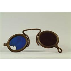 FIGURAL EYEGLASS OPTOMETRIST TRADE SIGN.